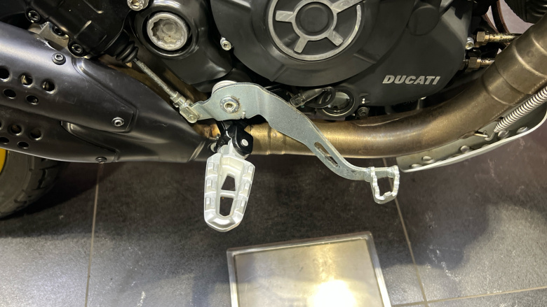 Ducati Scrambler Desert Sled - Red